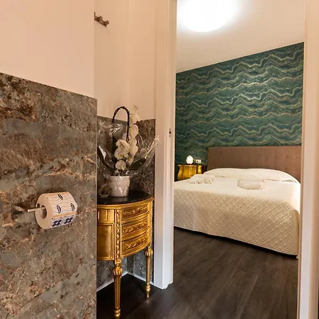 Amy Πανσιόν Ραβένα